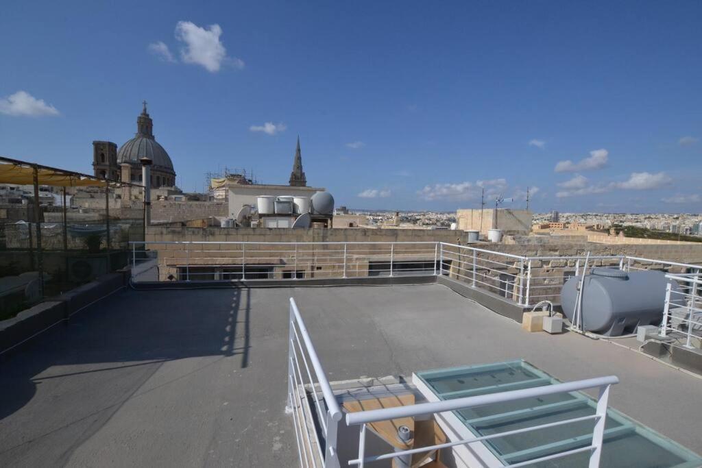 Vallettadreamsuites Groud Floor Shared Sea View Rooof Terrace Extérieur photo